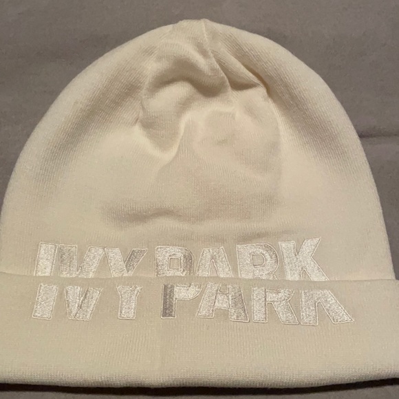 IVY PARK Other - Ivy park cut off logo beanie